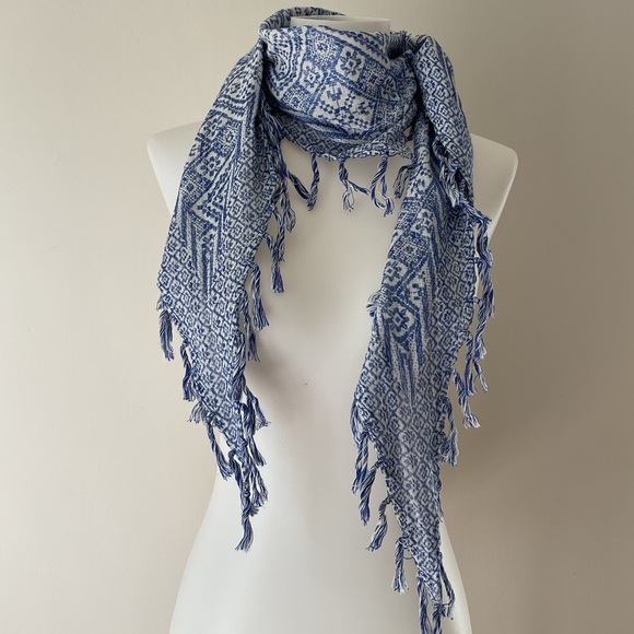 Madewell Accessories - Madewell Fringe Bandana Scarf in Geometric Ikat Print